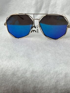 Gold Frame Blue Mirrored Aviator Sunglasses - Men